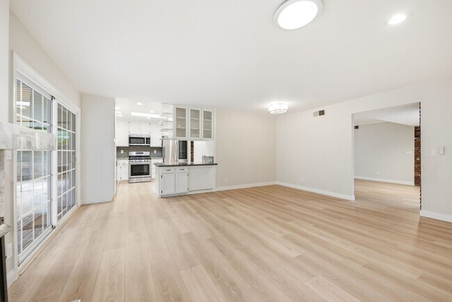 Foto del edificio - Bright, Charming & Garden-Filled