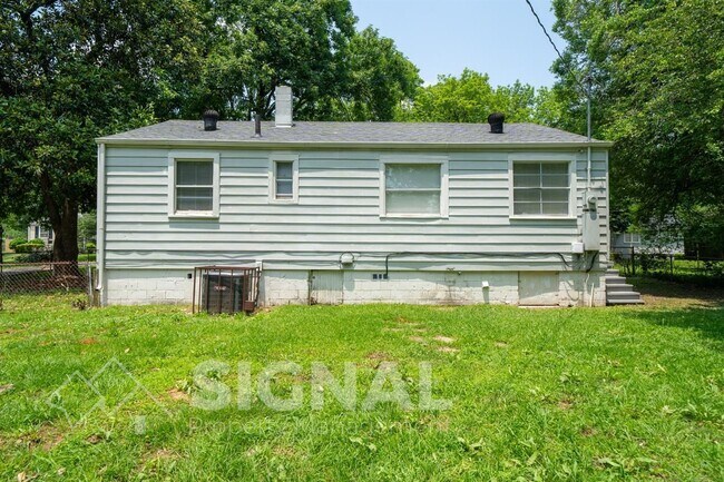 Foto del edificio - 3038 Highland Dr