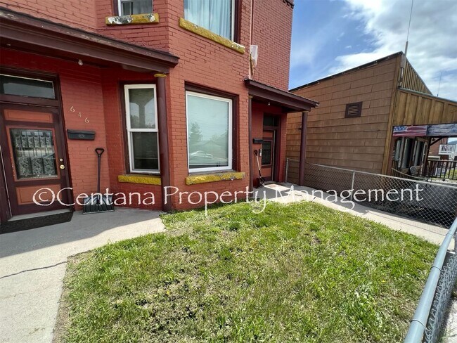 Foto del edificio - 646-648 S Montana