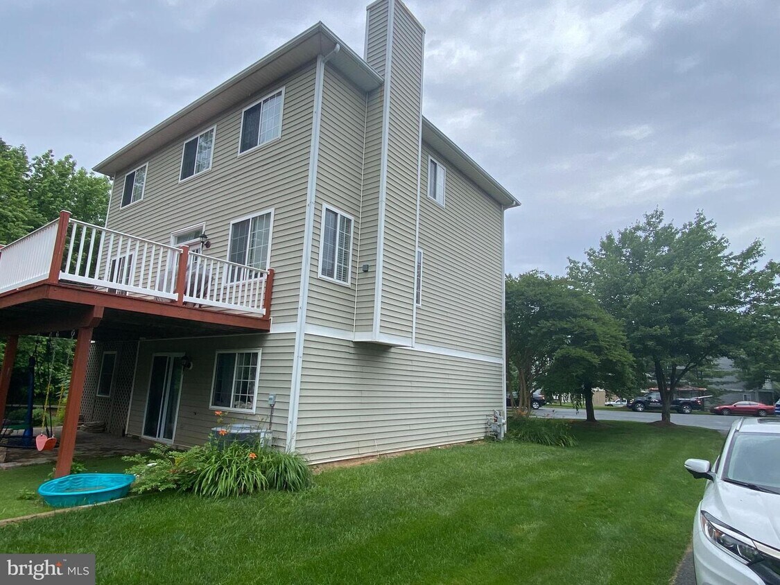 17 Hidden Cove Ct, Middle River, MD 21220 House Rental in Middle