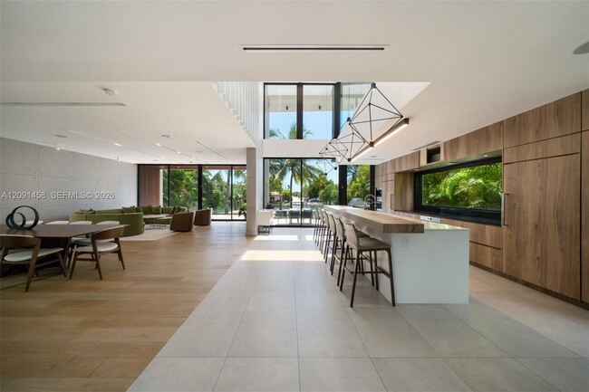 Building Photo - 770 S Shore Dr