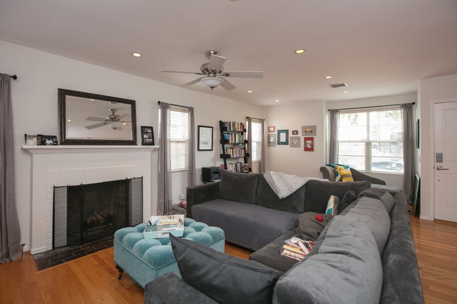 sala de estar - 1622 Franklin St