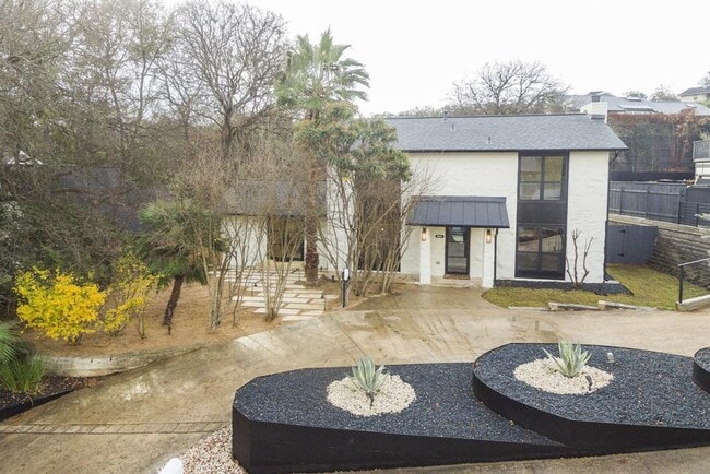 Foto del edificio - 2001 Wychwood Dr