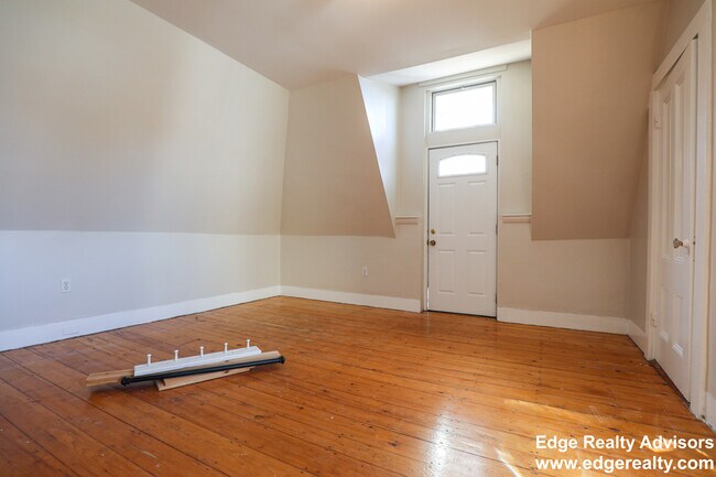 Building Photo - 24 Murdock St