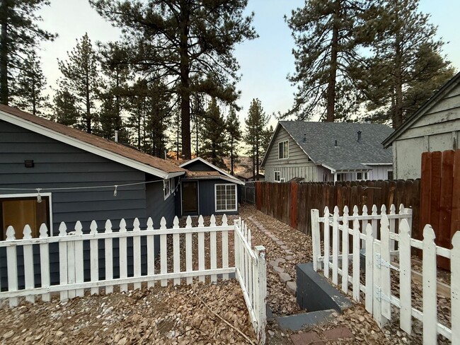 Foto del edificio - Big Bear Home with Jacuzzi