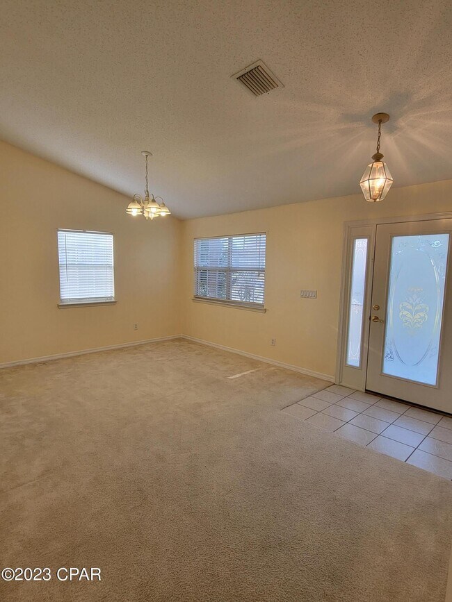 Building Photo - 226 Summerwood Dr