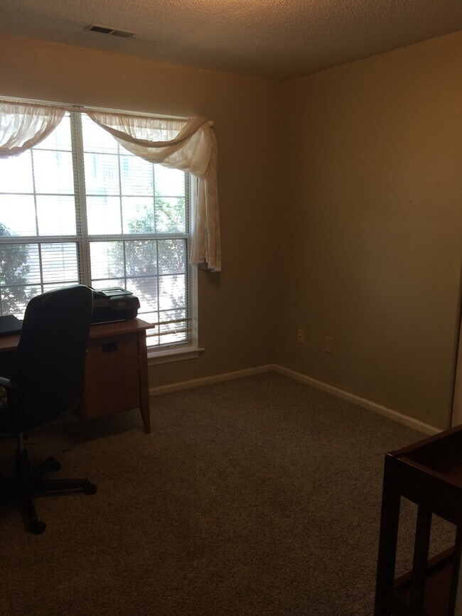 Building Photo - 3 Bed, 2.5 Bath Home in Simpsonville is Av...