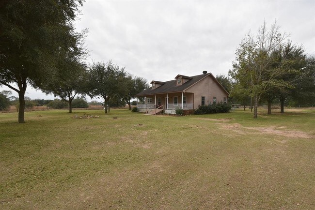 Foto del edificio - 15743 Mound Creek Rd