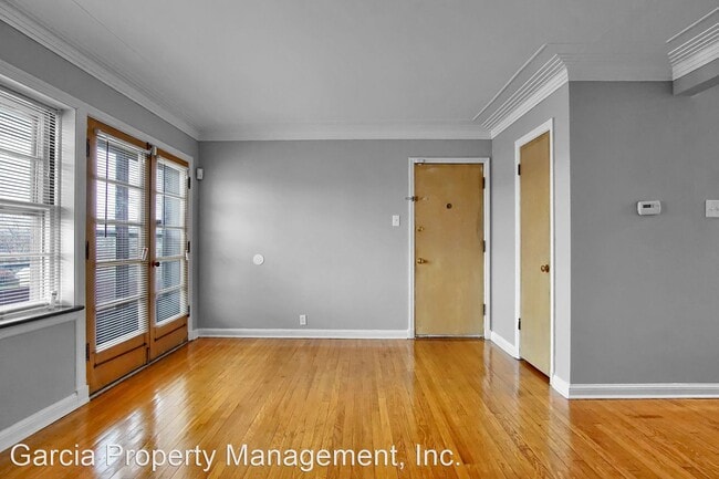 Building Photo - 3307 Lawn Ave