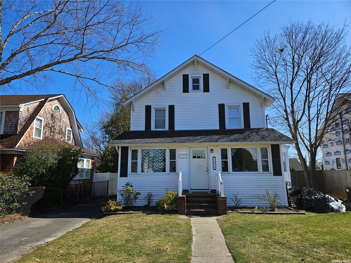 Primary Photo - 191 Rider Ave