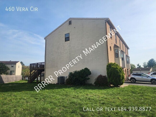 Building Photo - 460 Vera Cir