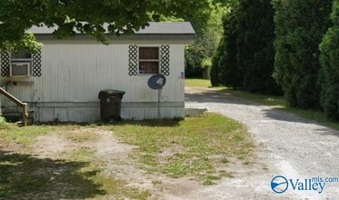 Building Photo - 125 Little