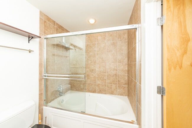 Building Photo - 630 N Franklin St