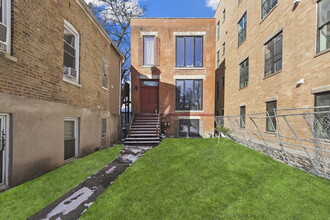 Building Photo - 1414 N Maplewood Ave