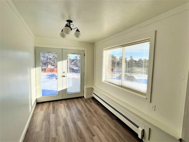 Building Photo - 30481 Chestnut Dr