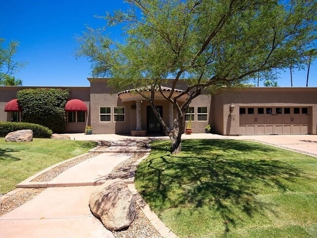 Building Photo - 8070 E Vía Bonita