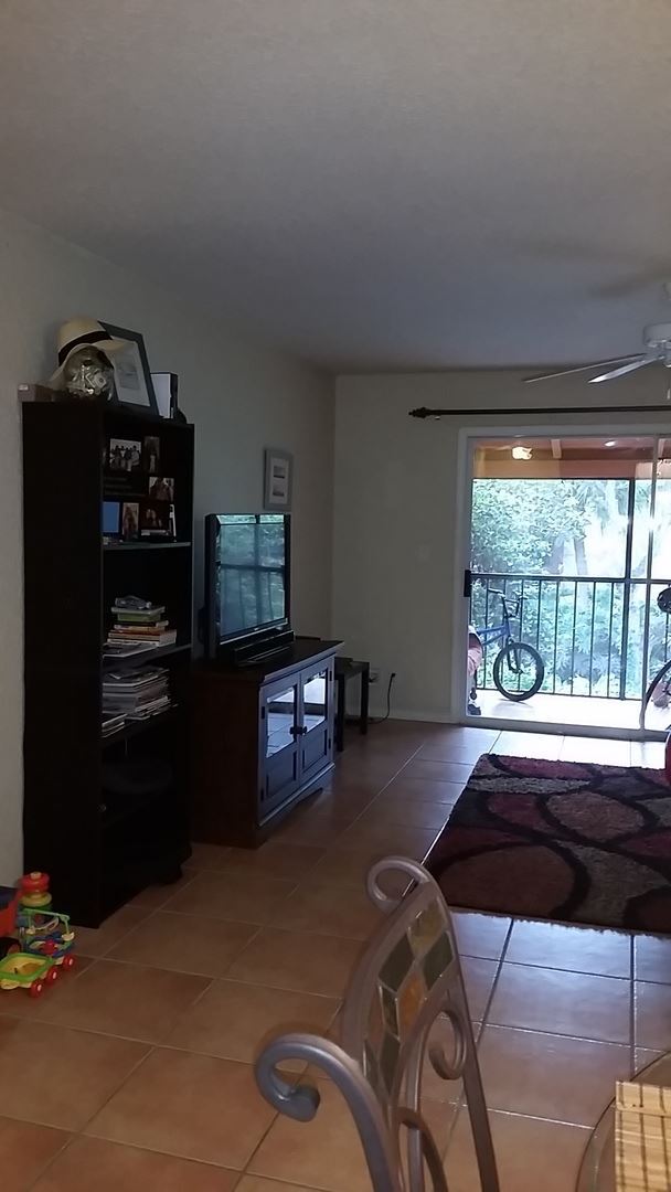 Foto del edificio - 746 E Michigan St