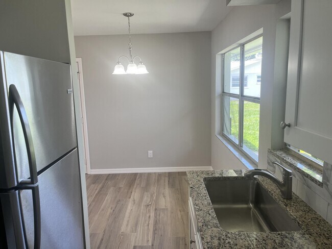 Foto del edificio - 5302 S Lockwood Ridge Rd