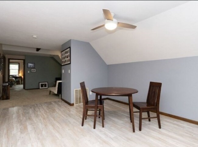 Building Photo - 41 Central St