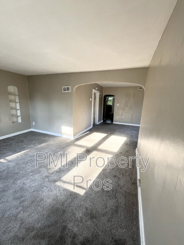 Foto del edificio - 3154A N 12th St Upper