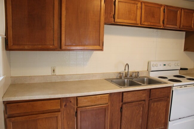 Building Photo - 4347 E Bayley St