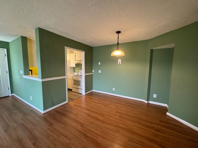 Building Photo - Surfside Beach - 3 Bedroom / 2 Bathroom Condo