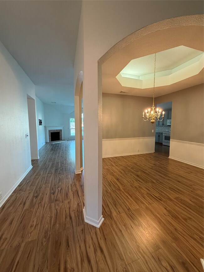 Building Photo - 19026 N Canyon Dr