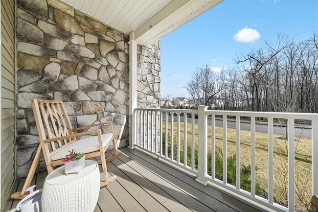 Building Photo - 107 Debra Ln