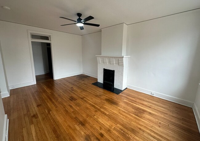 Foto del edificio - Fully Renovated 1-Bedroom Duplex in the Heart of Shandon – Minutes from USC & Fort Jackson! - 373...