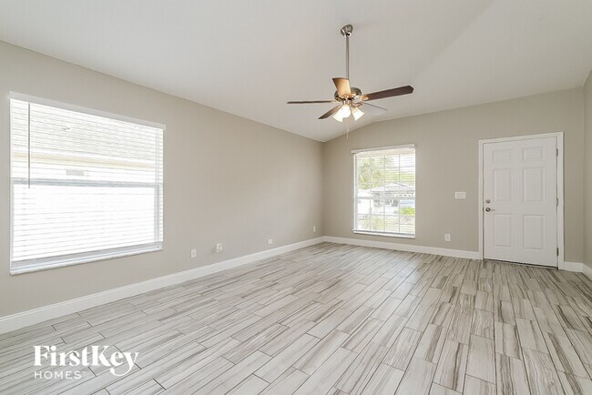 Foto del edificio - 618 5th Ave NE