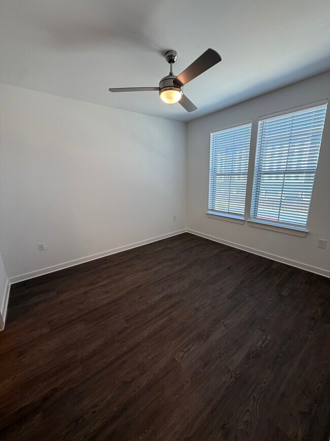 Foto del edificio - 1900 Interstate 20 Apt #6106, Grand Prairie, TX 75052 - 1 BR 1 BA condo