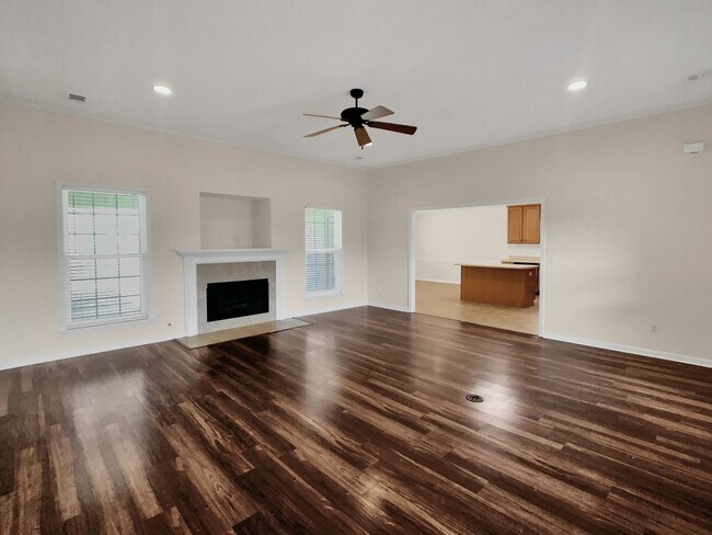 Foto del edificio - 2230 Cross Creek Dr