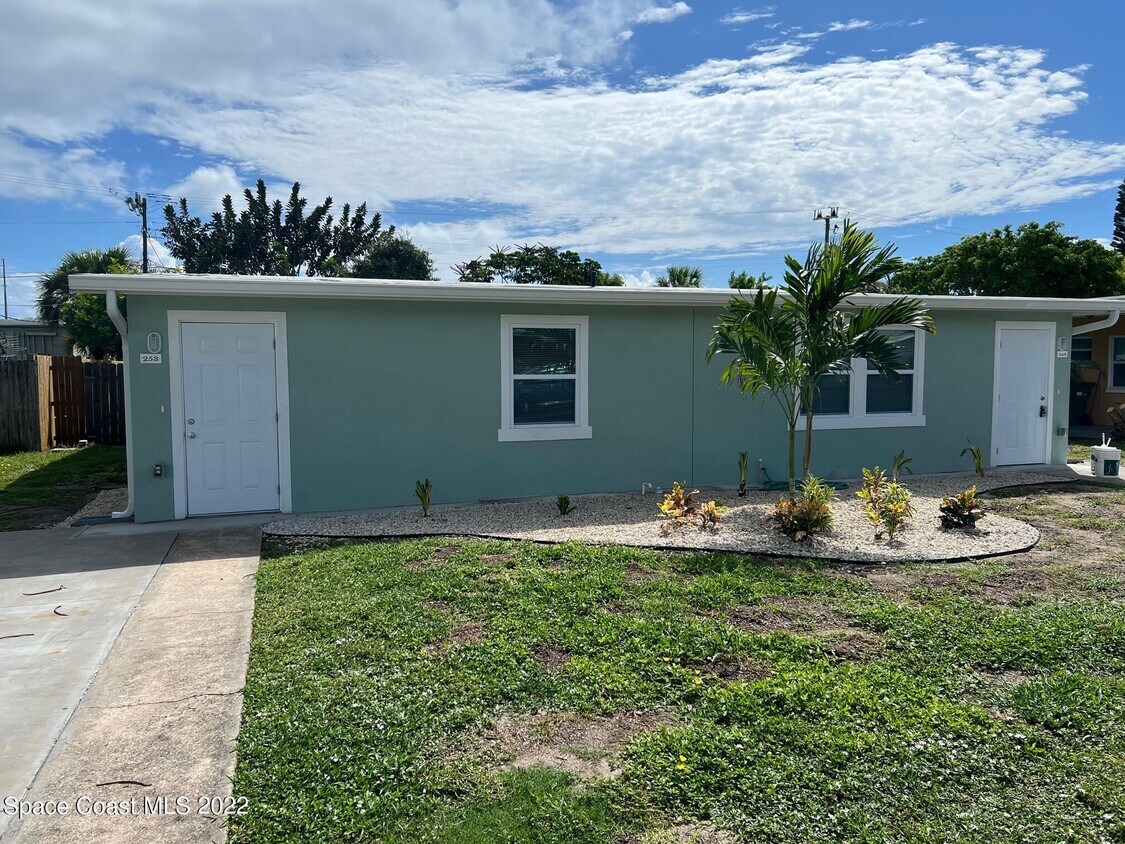 253 N Brevard Ave, Cocoa Beach, FL 32931 Townhome Rentals in Cocoa