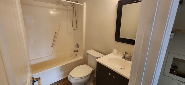 Building Photo - 202 Selwyn Alley