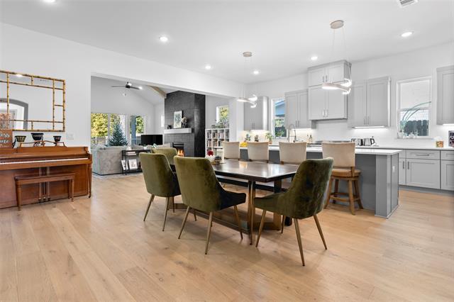 Foto del edificio - 5622 Oaks Ln