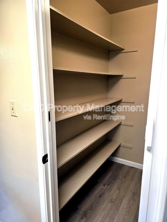 Building Photo - 3625 Larchmont Square Ln