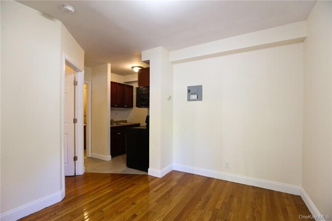 Building Photo - 140 E Hartsdale Ave