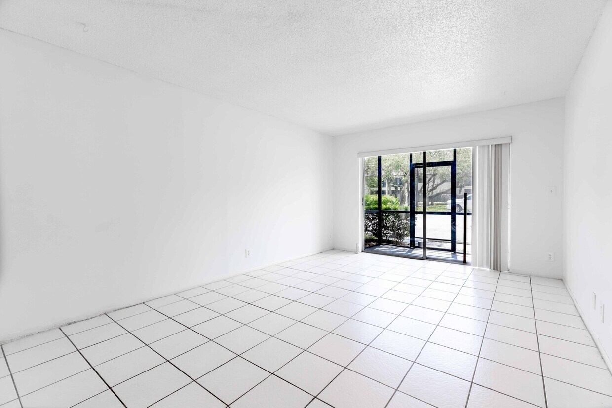Primary Photo - 490 NW 20th St
