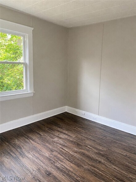 Foto del edificio - 4288 E 131st St