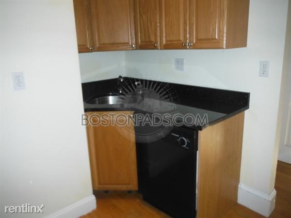 Building Photo - 44 Saint Germain St