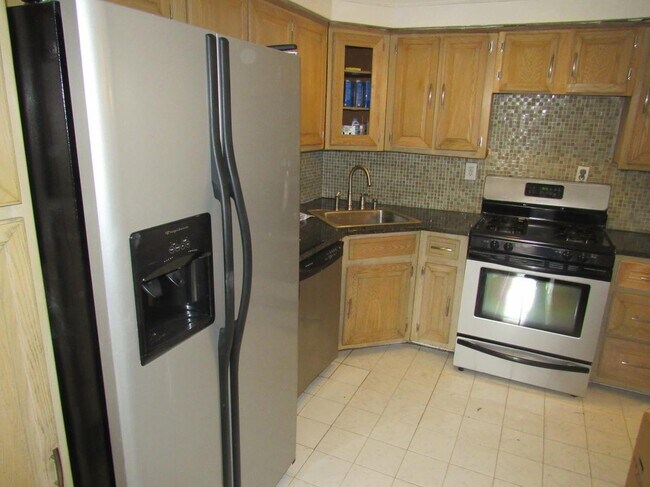 Foto del edificio - 7224 Royce Pl