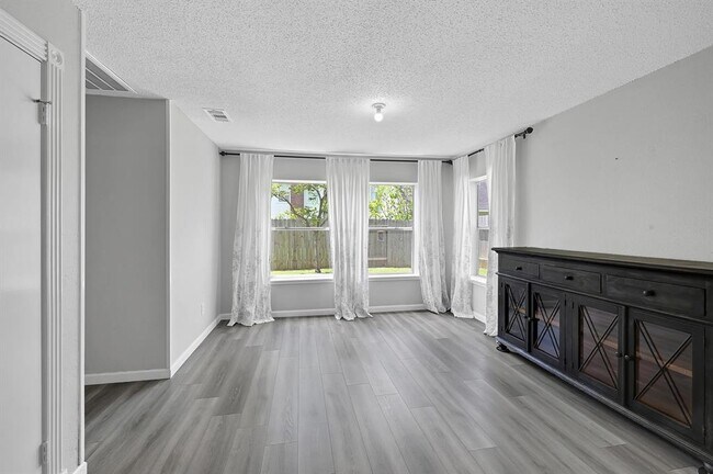 Foto del edificio - 2226 Robinsons Ferry