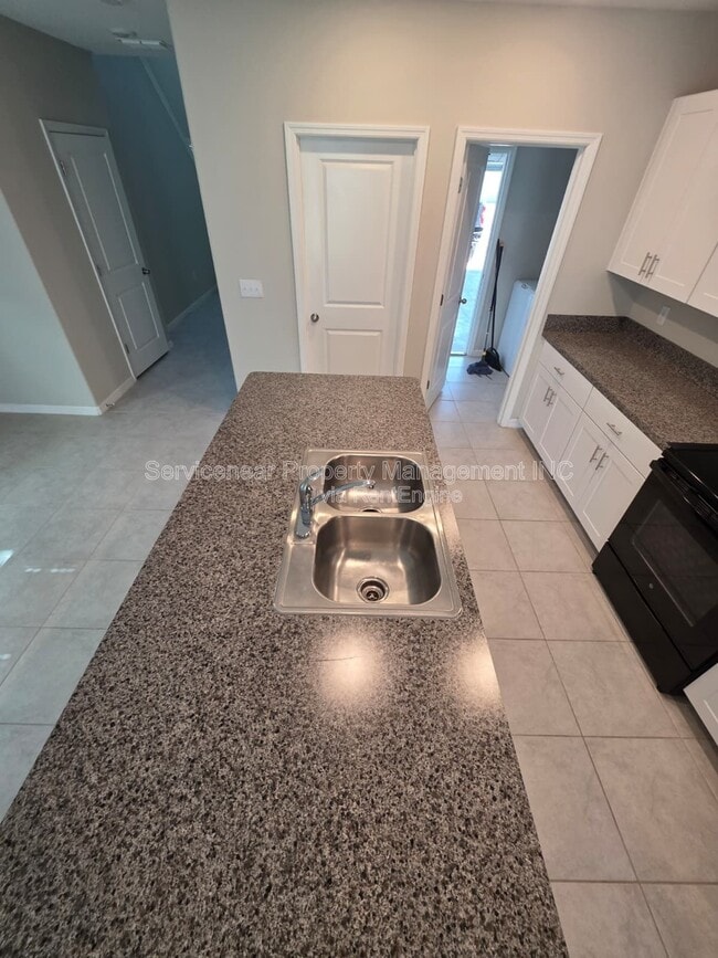 Foto del edificio - 3719 Daisy Bloom Pl