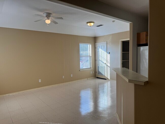 Foto del edificio - 4502 Llano Rd