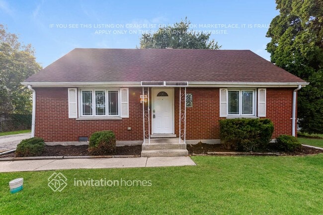 Building Photo - 8440 S Lockwood Ave