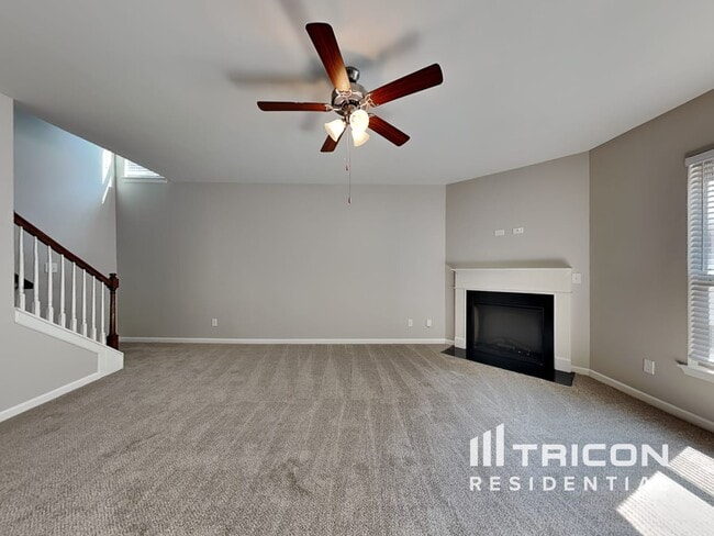 Building Photo - 1760 Long Acre Dr