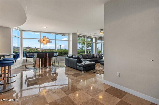 Foto del edificio - 120 E Rio Salado Pkwy