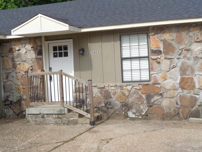 Foto del edificio - 3402 Lehigh Dr