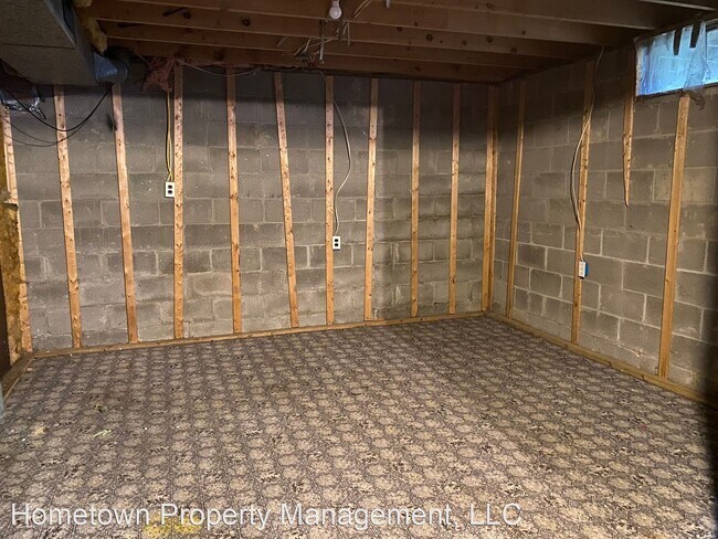 Building Photo - 3 br, 2 bath House - 501 1/2 Caroline Ave.