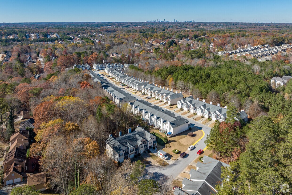 Aerial Photo - 3644-3656 Woodland Cv